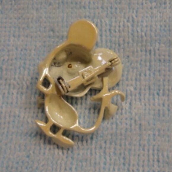 𝅺Vintage Enamel Mouse Pair Mice Green Rhinestone Eyes - Picture 3 of 9